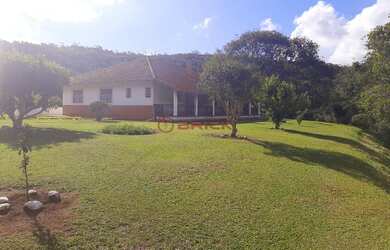 Imagem: A fazenda possui 4 Dormitórios, 1 Suíte, 2 Banheiros, 4 Vagas