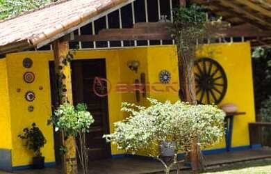 Imagem: A fazenda possui 8 Dormitórios, 2 Suítes, 2 Banheiros, 8 Vagas