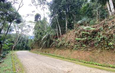 Imagem: O terreno à venda possui e está localizado em Albuquerque