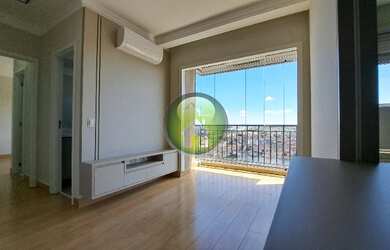 Imagem: O apartamento possui 2 Dormitórios, 1 Suíte, 2 Banheiros