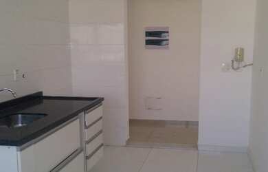 Imagem: O apartamento possui 2 Dormitórios, 1 Suíte, 1 Banheiro, 1