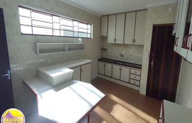 Imagem: O apartamento possui 2 Dormitórios, 1 Banheiro e 80m² de Área