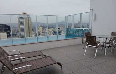 Imagem: O apartamento possui 2 Dormitórios, 1 Banheiro, 1 Vaga na garagem