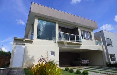 Imagem: A casa em condomínio para alugar possui 4 Dormitórios, 4 Suítes