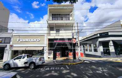 Imagem: A sala comercial possui 5 Banheiros, 166m² de Área e está