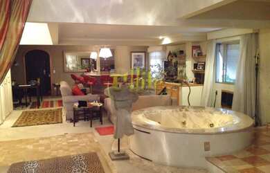 Imagem: O studio possui 2 Dormitórios, 2 Banheiros, 2 Vagas na garagem