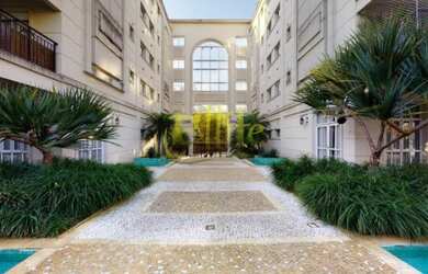 Imagem: O studio possui 2 Dormitórios, 1 Suíte, 2 Banheiros, 2 Vagas