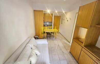 Imagem: O apartamento possui 1 Dormitório, 1 Banheiro, 1 Vaga na garagem