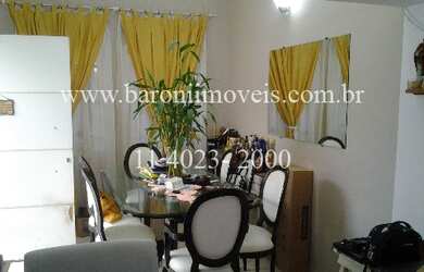 Imagem: A casa possui 3 Dormitórios, 2 Banheiros, 3 Vagas na garagem