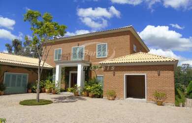 Imagem: A casa em condomínio possui 7 Dormitórios, 7 Suítes, 9 Banheiros