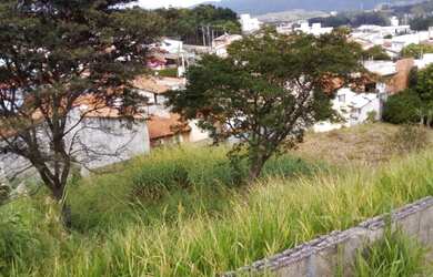 Imagem: O terreno possui 355m² de Área Privada e está localizado