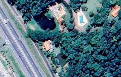 Imagem: A chácara possui 3 Dormitórios, 1 Suíte, 6 Banheiros, 50