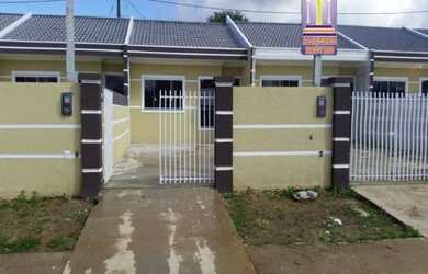 Imagem: A casa possui 2 Dormitórios, 1 Banheiro, 1 Vaga na garagem