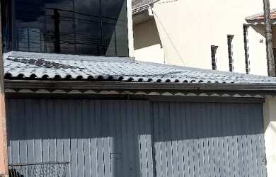 Imagem: A casa possui 3 Dormitórios, 1 Suíte, 2 Banheiros, 2 Vagas