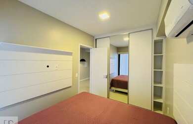 Imagem: O apartamento possui 1 Dormitório, 1 Banheiro, 1 Vaga na garagem