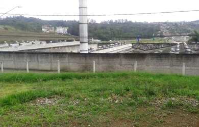 Imagem: O terreno possui 1.724m² de Área e está localizado em Parque