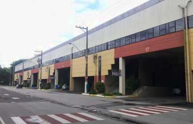 Imagem: O depósito possui 5 Banheiros, 5 Vagas na garagem, 1.505m²