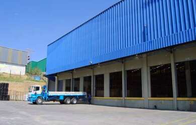 Imagem: O depósito possui 10 Banheiros e 13600m² de Área e está