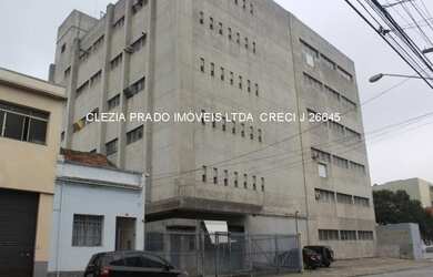 Imagem: O depósito possui 10 Banheiros, 10 Vagas na garagem e 9313m²