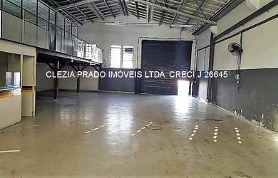 Imagem: O depósito possui 2 Banheiros, 10 Vagas na garagem, 370m²