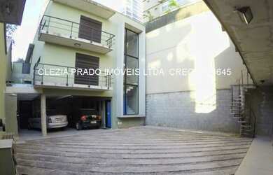 Imagem: O apartamento possui 10 Dormitórios, 10 Suítes, 12 Banheiros