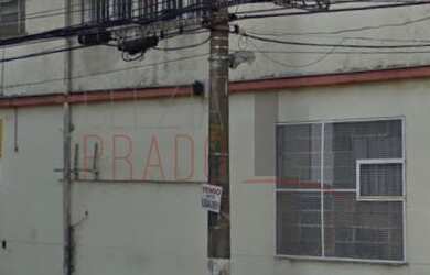 Imagem: O depósito possui 10 Banheiros, 10 Vagas na garagem, 3.420m²