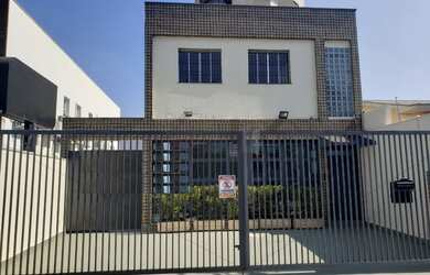 Imagem: O depósito possui 4 Banheiros, 4 Vagas na garagem e 300m²