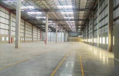 Imagem: O depósito possui 5 Banheiros, 5 Vagas na garagem e 4872m²