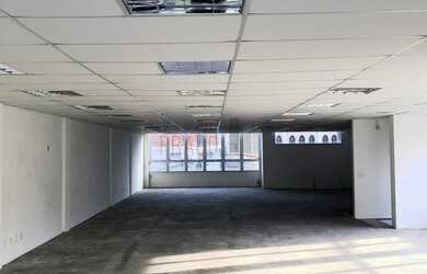 Imagem 8: 6 banheiro, 8 vagas na garagem, 404M² de Área Construída, 404M² de Área Total