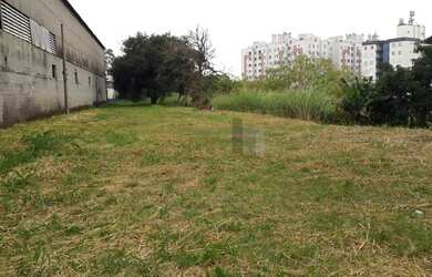 Imagem: O depósito possui 10 Banheiros, 100 Vagas na garagem e 17734m²