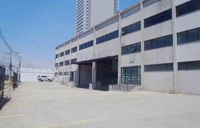 Imagem: 10 banheiro, 15 vagas na garagem, 10000M² de Área Construída