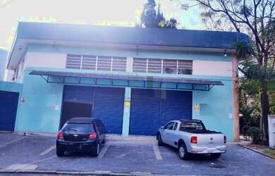 Imagem: O depósito possui 5 Banheiros, 10 Vagas na garagem, 435m²