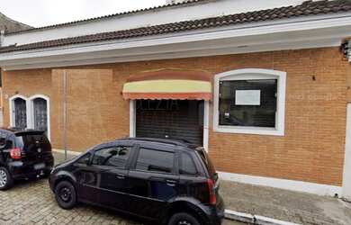 Imagem: O depósito possui 3 Banheiros, 1 Vaga na garagem, 396m² de