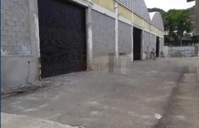 Imagem: O depósito possui 2 Banheiros, 5 Vagas na garagem, 2.000m²