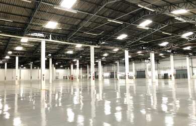 Imagem: O depósito possui 10 Banheiros, 10 Vagas na garagem, 11.300m²