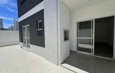 Imagem: O apartamento possui 2 Dormitórios, 1 Suíte, 2 Banheiros