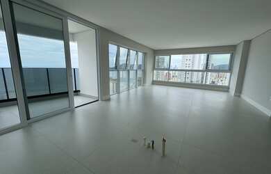 Imagem: O apartamento possui 4 Dormitórios, 4 Suítes, 5 Banheiros