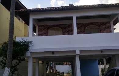 Imagem: A casa possui 3 Dormitórios, 1 Suíte, 2 Banheiros, 10 Vagas