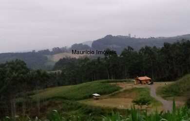 Imagem: A fazenda possui 2 Dormitórios, 1 Banheiro, 51.000m² de Área