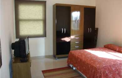 Imagem: A kitnet possui 1 Dormitório, 1 Banheiro, 1 Vaga na garagem