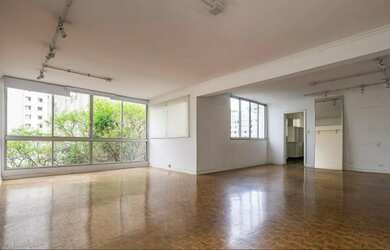 Imagem: O apartamento possui 3 Dormitórios, 1 Suíte, 2 Banheiros