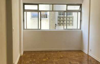 Imagem: O apartamento possui 1 Dormitório, 1 Banheiro, 37m² de Área