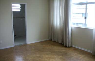 Imagem: O apartamento possui 1 Dormitório, 1 Banheiro, 1 Vaga na garagem