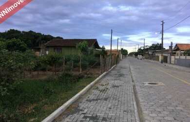 Imagem: O terreno possui 300m² de Área e está localizado em Meia