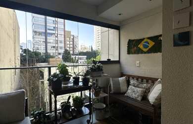 Imagem: O apartamento possui 2 Dormitórios, 1 Suíte, 2 Banheiros