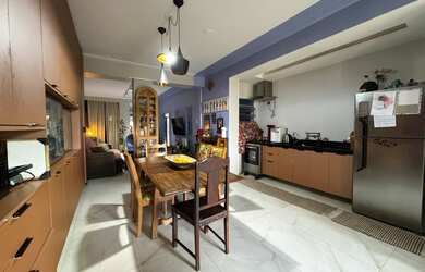 Imagem: A casa possui 3 Dormitórios, 3 Suítes, 4 Banheiros, 1 Vaga