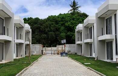 Imagem: A casa em condomínio possui 4 Dormitórios, 4 Suítes, 5 Banheiros