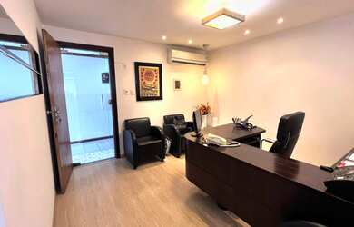 Imagem: A sala comercial possui 1 Banheiro, 2 Vagas na garagem, 54m²