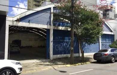 Imagem: O depósito possui 1 Banheiro e está localizado em Centro
