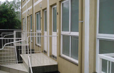 Imagem: A casa possui 2 Dormitórios, 1 Banheiro, 1 Vaga na garagem